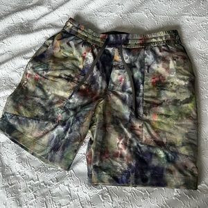 Men’s lululemon bowline shorts L 8inch